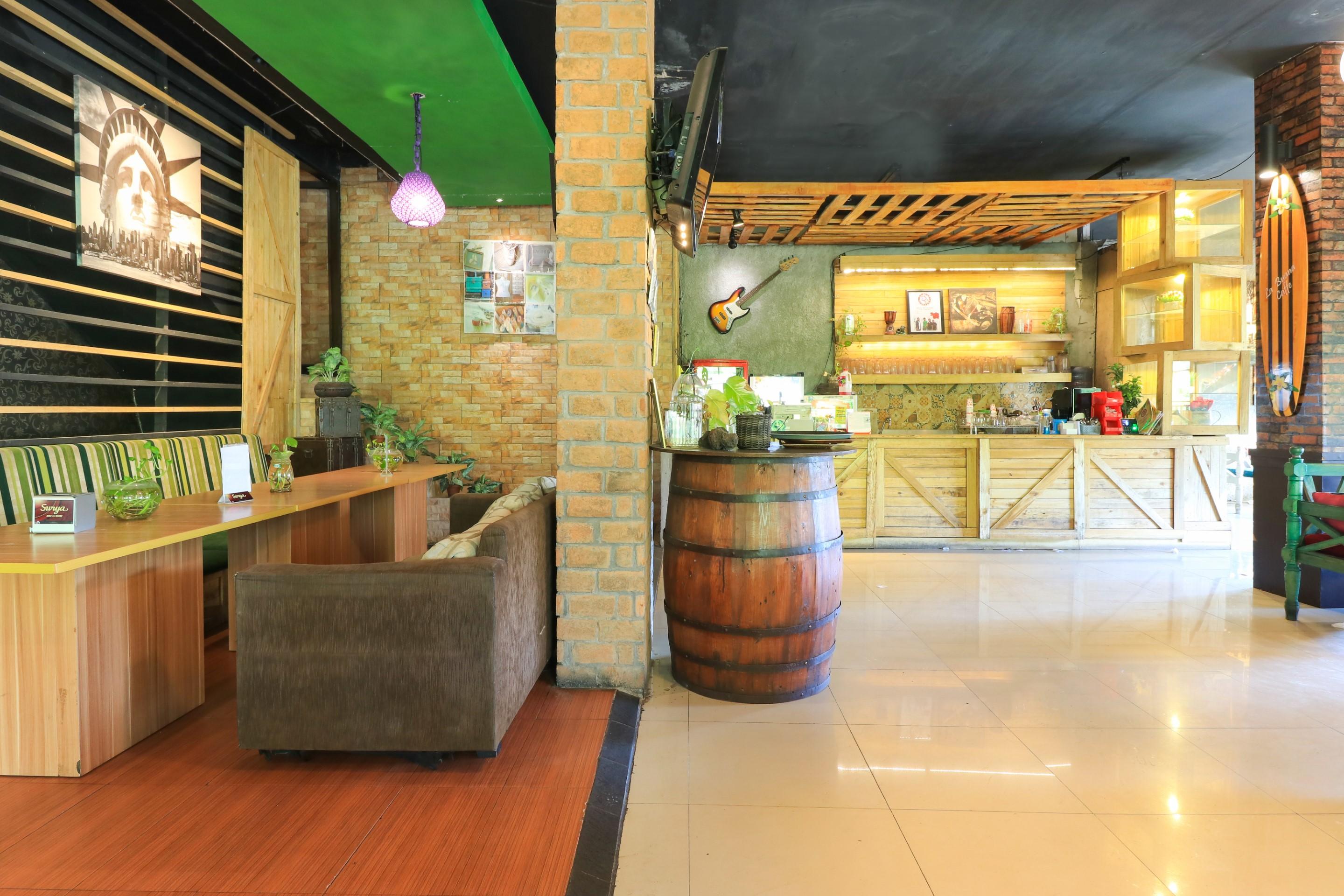 Labuana Homestay & Cafe Garden Makassar Exterior photo